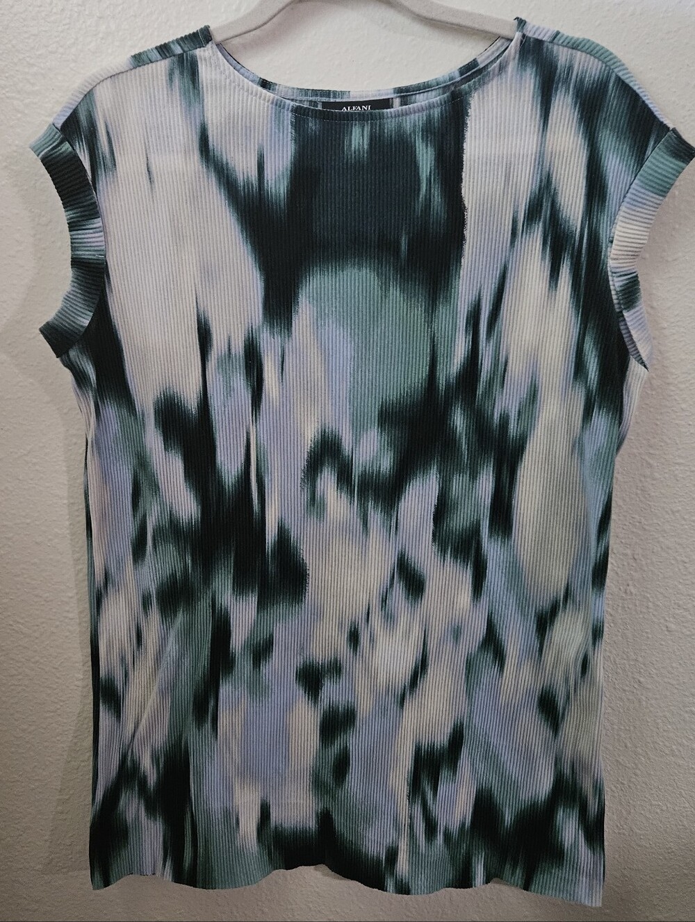 Alfani Abstract Plissé Ribbed Top Green White Short Sleeve Small